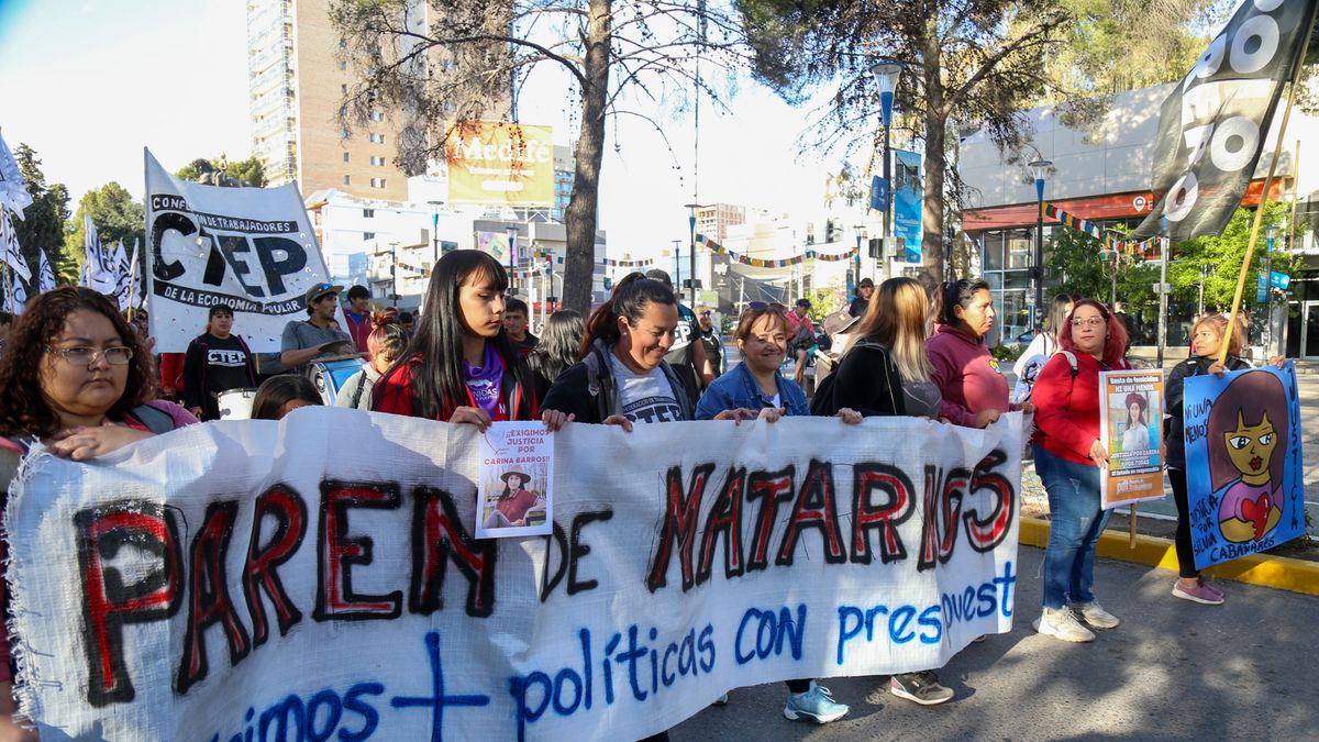 Femicidio Los Neuquinos Marcharon Para Pedir Justicia Por Carina