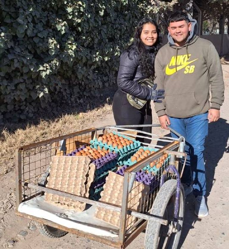 La Historia Del Vendedor De Huevo Que Con Su Cantito Y Carro