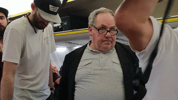 Impactante caso de racismo en un vuelo de Barcelona a Londres