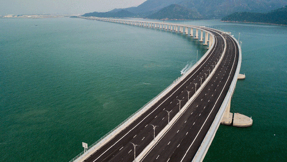 China inauguró el puente más largo del mundo sobre el mar