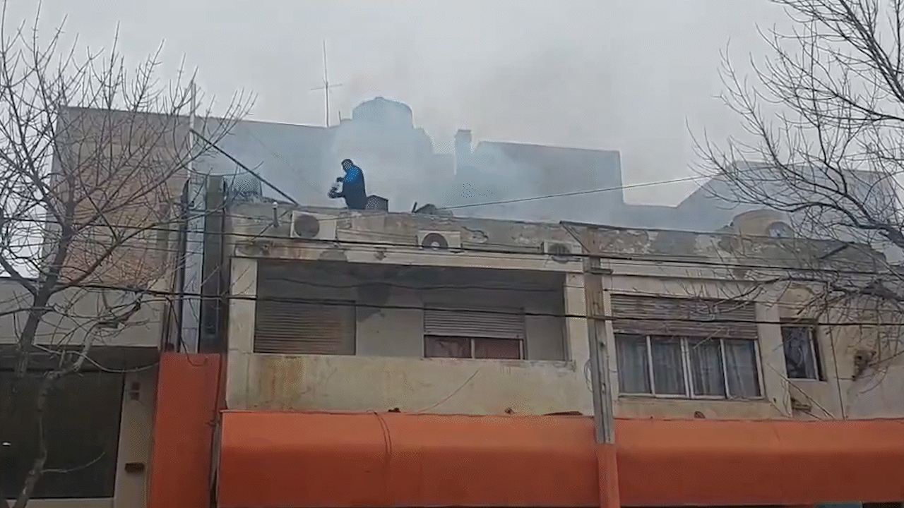 Incendio en un parripollo alteró la normalidad del centro cipoleño