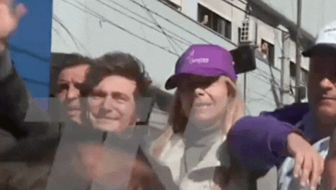 Máxima tensión: atacaron a la comitiva presidencial y debieron evacuar de emergencia a Milei en Lomas de Zamora