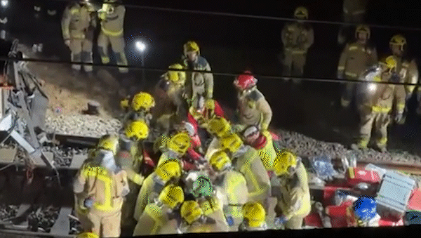 Descarrilaron otros dos trenes en España: el maquinista murió y hay más de 30 heridos | LMCipolletti.com Descarrilaron otros dos trenes en España: el maquinista murió y hay más de 30 heridos