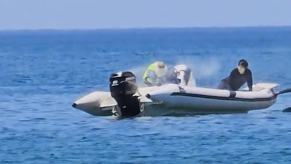 El fuego comenzó en la lancha en plena navegación por el mar de Las Grutas.&nbsp;