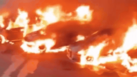 Autos de alta gama prendidos fuego frente a la Legislatura: el dueño apuntó a su ex pareja