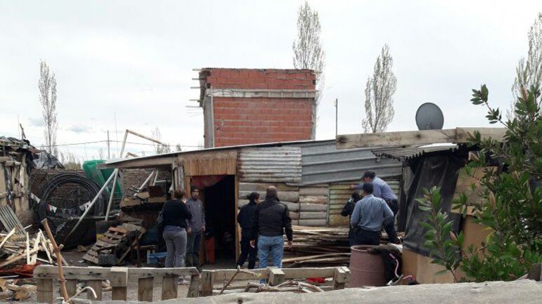 La Polic&iacute;a realiza las pericias en la casa de Lila Calder&oacute;n. 