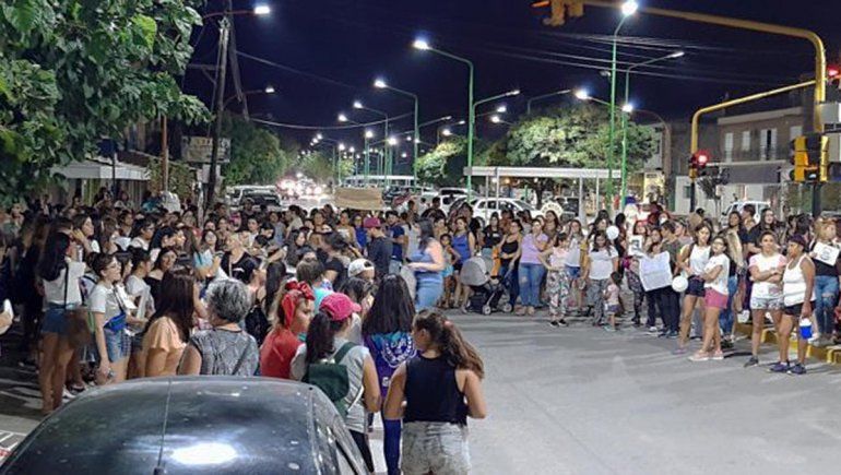 Pidieron justicia por el femicidio de Agustina en Catriel. 