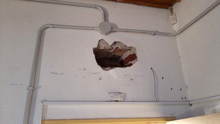 Denuncian malas condiciones edilicias en la escuela primaria 252 de Cinco Saltos. 