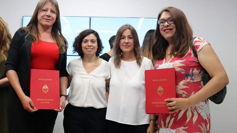 La cipole&ntilde;a Ornella infante con la ministra de Seguridad de la Naci&oacute;n. 