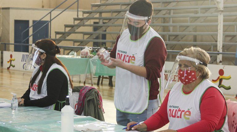 Arrancó la entrega de tarjetas Alimentar en Cipolletti