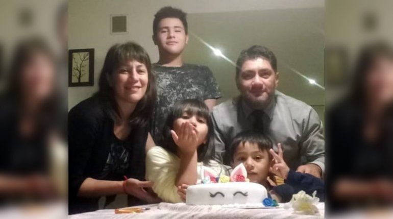Policías sorprendieron a una nena de 7 años con una torta de cumpleaños 