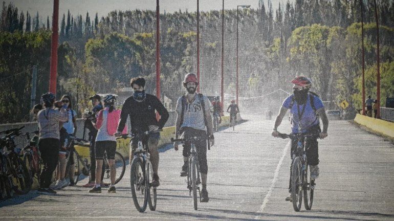 Le robaron la bici que le regaló su mamá y la busca por redes 