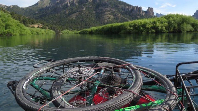 Le robaron la bici que le regaló su mamá y la busca por redes 