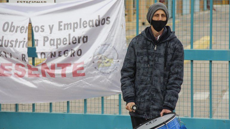 Trabajadores realizaron una protesta frente a la papelera Sanovo 