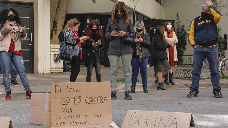 Di Tella propuso que sigan abiertos todos los comercios habilitados