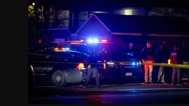 La policía de Estados Unidos busca al atacante que dejó como víctimas fatales a cuatro personas en California.