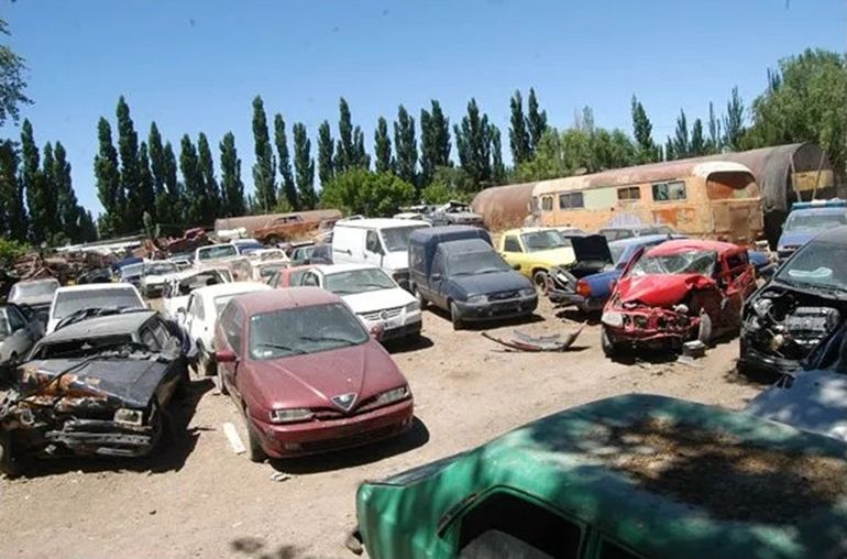 En el depósito judicial de Cipolletti hay decenas de vehículos secuestrados por distintas faltas.&nbsp;