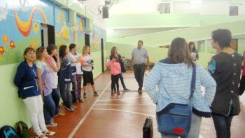 Ayer hubo una reunión entre los docentes, donde se planteó que no habría clases al menos hasta el martes.