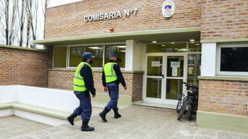 desarticularon un robo hormiga en un supermercado de plottier