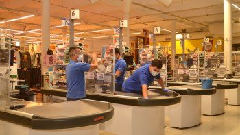 bancarios piden aislar a clientes con una mampara