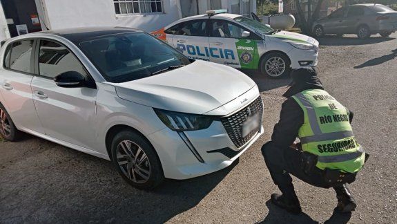 Secuestraron un auto con patentes truchas sobre la Ruta 22
