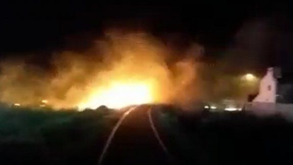 Susto entre vecinos por un incendio de pastizales en Cipolletti