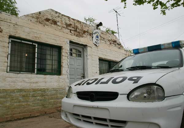 En Las Perlas reclaman por traslado de jefe policial