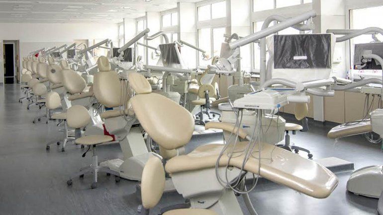 Consultorios móviles y equipos de alta tecnología para el Hospital Escuela de Odontología