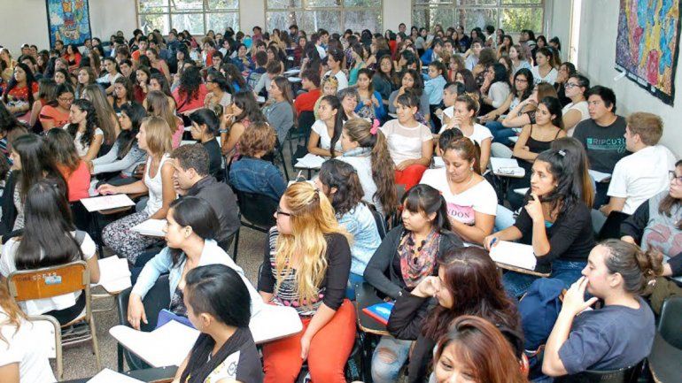 El aporte de Provincia es para estudiantes de nivel superior.