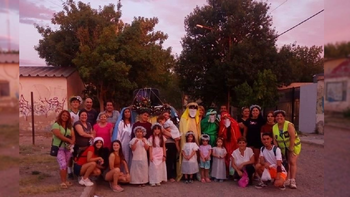 Llega a su término este sábado la Gran Colecta de Caramelos que organiza con motivo de la Navidad la comunidad católica Espíritu Santo de las 1224 Viviendas. El reparto de los caramelos se hará este domingo en un Pesebre Viviente.