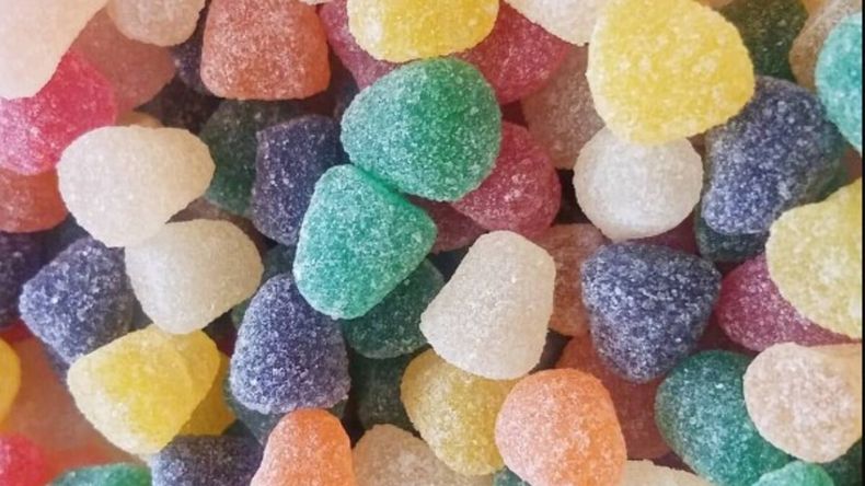 Gomitas con alto contenido de azúcar, uno de los principales componentes de estas golosinas ultraprocesadas. | LMCipolletti.com Gomitas con alto contenido de azúcar, uno de los principales componentes de estas golosinas ultraprocesadas.