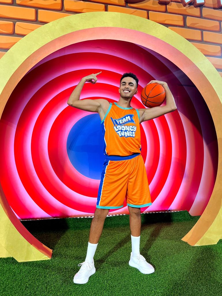 En tres años, el bailarín Fernando Lombardo ha podido conocer y trabajar en Turquía, Abu Dabi y Vietnam.