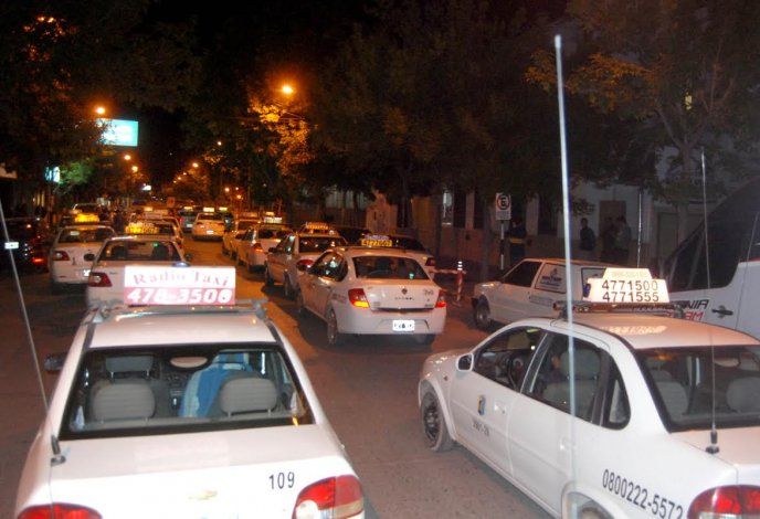 Los trabajadores de taxis de Cipolletti solicitan más prevención en la ciudad para evitar los robos.&nbsp;