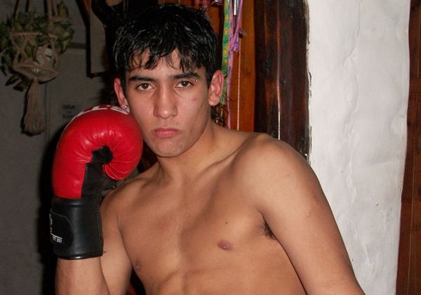 Matamala boxea en Cutral Co