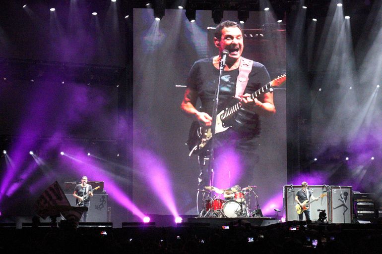 ¡Locura! Divididos y La Vela convocaron a 250 mil personas en la Confluencia