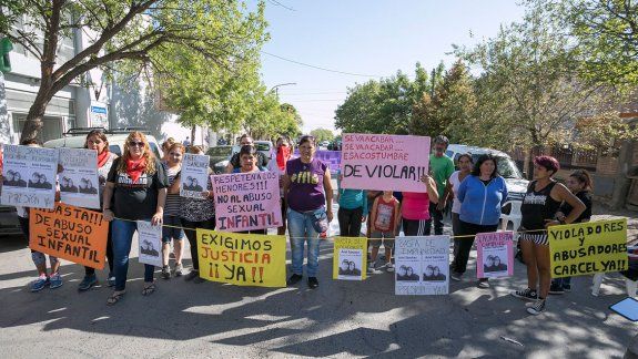 Al violador serial  le dieron 12 años de prisión por abusar de su hijita 