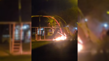 Un incendio en la plaza del barrio Antártida Argentina generó preocupación en los vecinos. Un incendio en la plaza del barrio Antártida Argentina generó preocupación en los vecinos.
