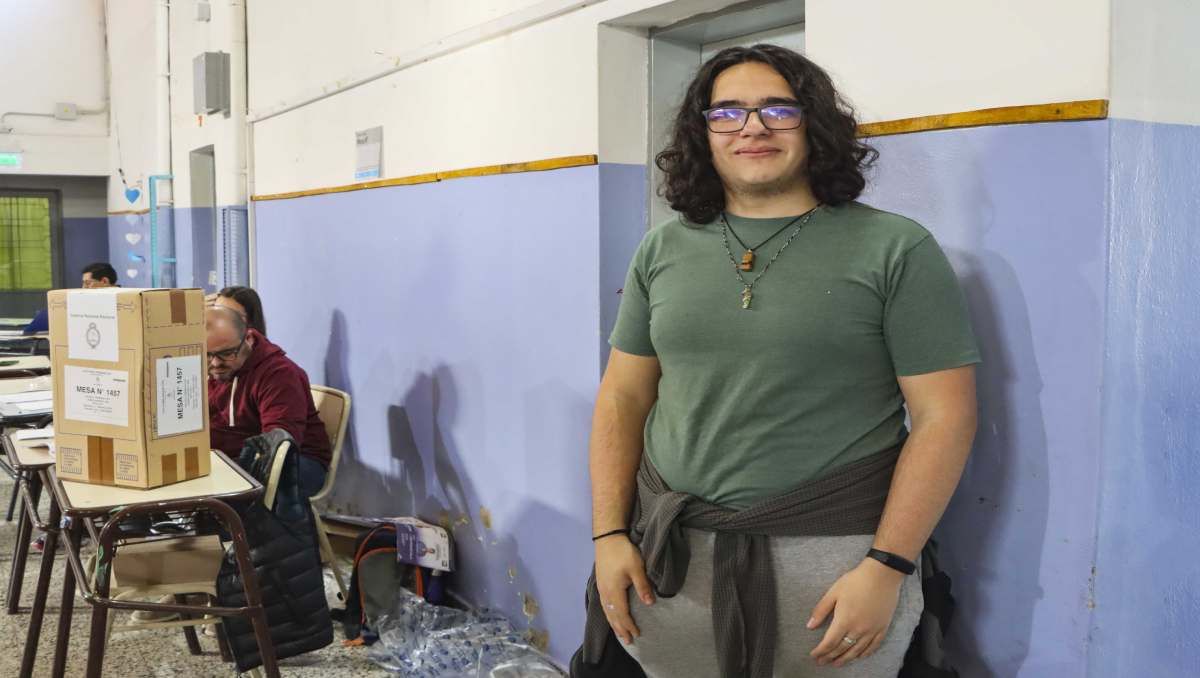 Tiene 18 y fue fiscal de Milei: ¿por qué votan los pibes al libertario?