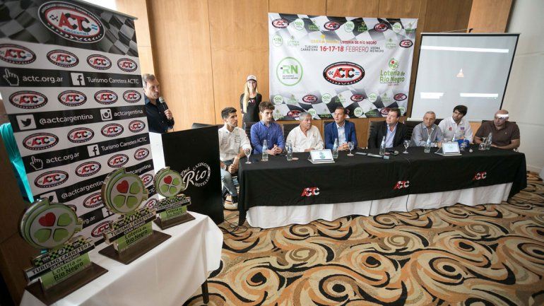 En el Casino del Río se realizó el lanzamiento de la primera fecha del campeonato del Turismo Carretera. 
