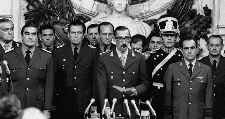 No se puede olvidar lo que fue y representó el golpe de Estado de 1976 y las consecuencias de horror y muerte que dejó la dictadura que encabezaron Videla, Massera y Agosti. Recordar, mantener la memoria, es un deber de la sociedad y la democracia.