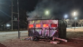 Prendieron fuego el Punto Limpio ubicado en Parque Norte de Cipolletti. | LMCipolletti.com Prendieron fuego el Punto Limpio ubicado en Parque Norte de Cipolletti.