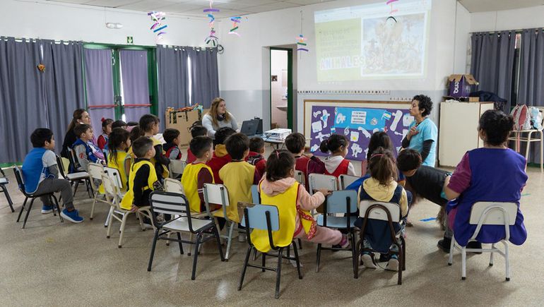Los más chiquitos siguen aprendiendo el cuidado de los animales