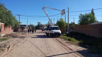 barrio obrero: van por el alumbrado publico