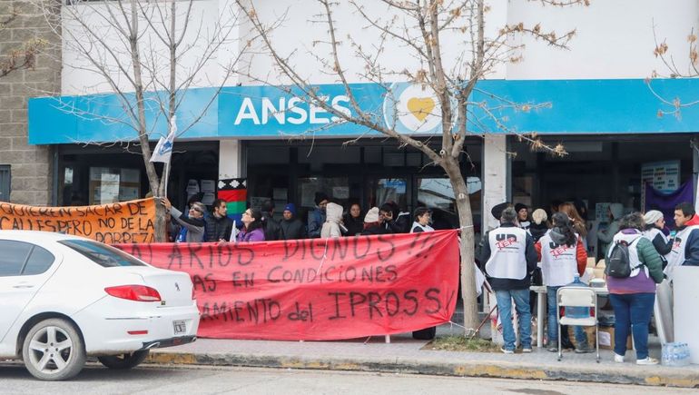 La manifestación convocada por la Unter se realizó este jueves en horas del mediodía. 