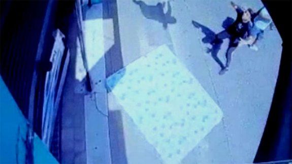 Se arrojó al vacío en medio de la discusión con la pareja