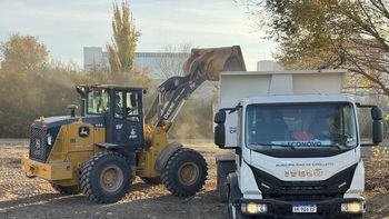 El operativo de limpieza se desarrolla para la futura construcción del Parque Central. Foto: Gentileza. El operativo de limpieza se desarrolla para la futura construcción del Parque Central. Foto: Gentileza.