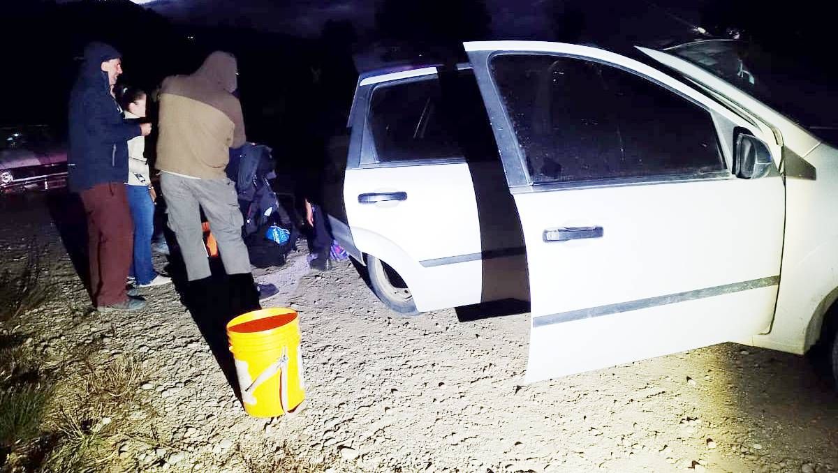 Los descubrieron robando y abandonaron a un cómplice 
