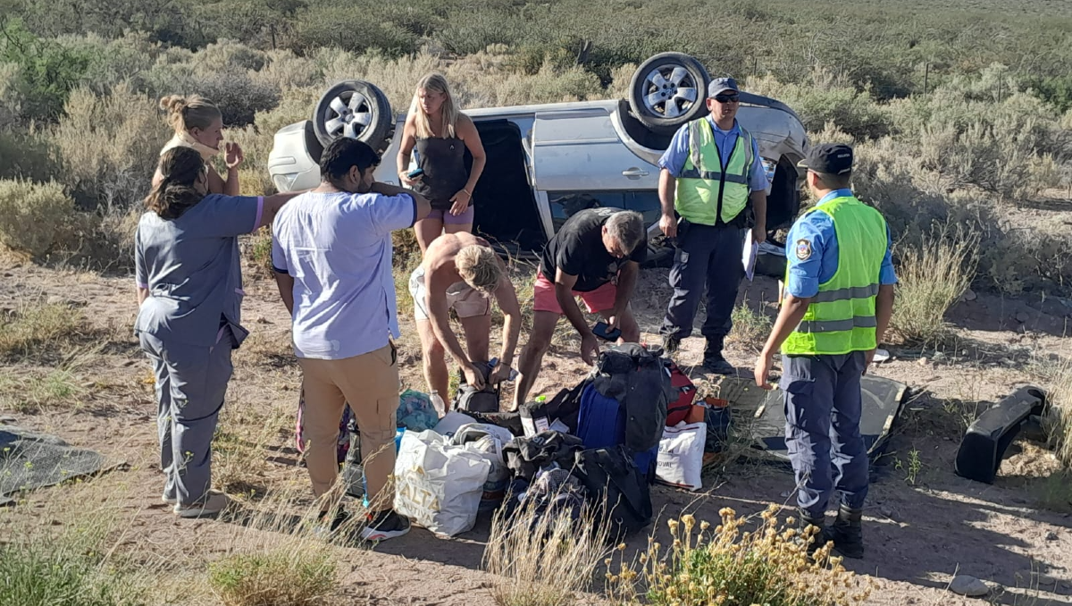 Ruta 237: una familia bahiense volcó camino a la cordillera