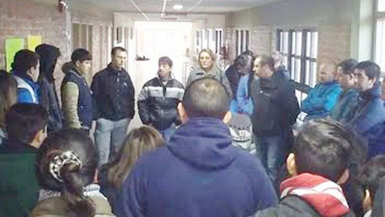 Alumnos y docentes del establecimiento están muy preocupados.