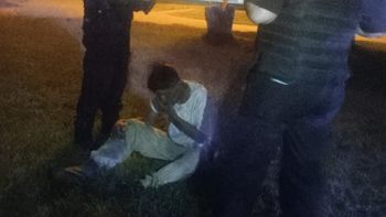 El supuesto ladrón se quejó porque los vecinos lo golpearon. Fue detenido por policías de la Comisaría 32.